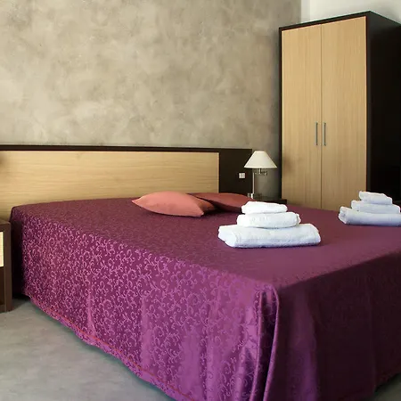 Marricriu Beb And Pool 4*