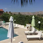 Alojamento de Acomodação e Pequeno-almoço Marricriu Beb And Pool 4*