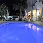 Marricriu Beb And Pool Alojamento de Acomodação e Pequeno-almoço