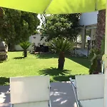 Marricriu Beb And Pool Alojamento de Acomodação e Pequeno-almoço 4*