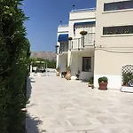 Marricriu Beb And Pool Avola